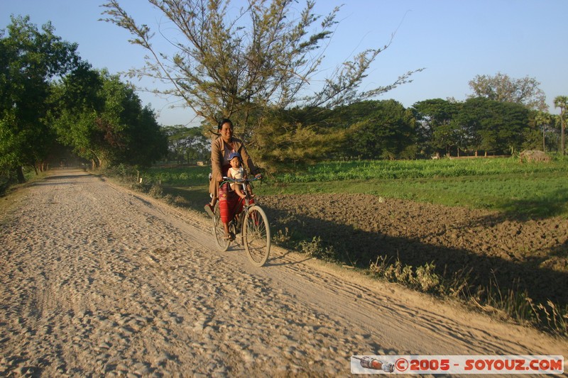 Inwa
Mots-clés: myanmar Burma Birmanie personnes velo