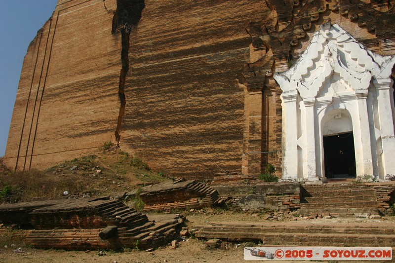 Mingun Paya
Mots-clés: myanmar Burma Birmanie Ruines Pagode