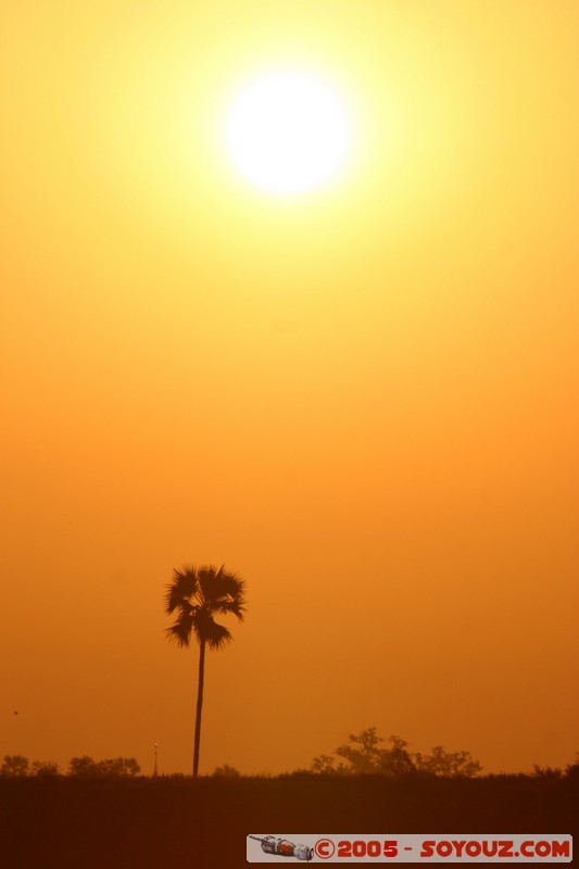 Sunrise on Ayeyarwady River
Mots-clés: myanmar Burma Birmanie Riviere sunset