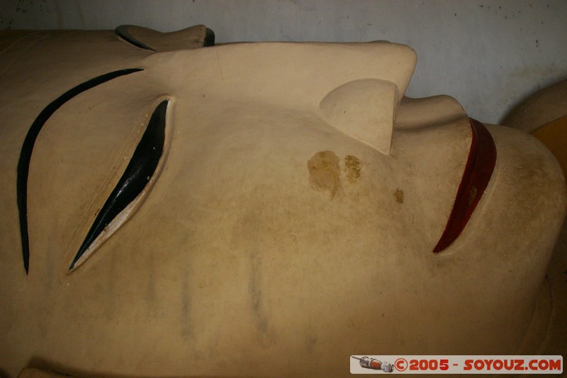 Bagan - Ma-nu-ha Temple - reclining Buddha
Mots-clés: myanmar Burma Birmanie Ruines Pagode Buddha