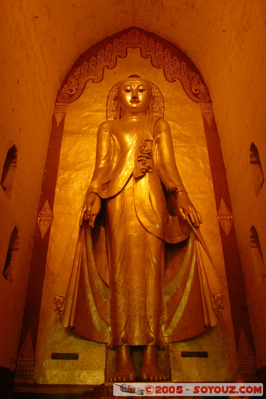 Bagan - Ananda Pahto
Mots-clés: myanmar Burma Birmanie Ruines Pagode Buddha