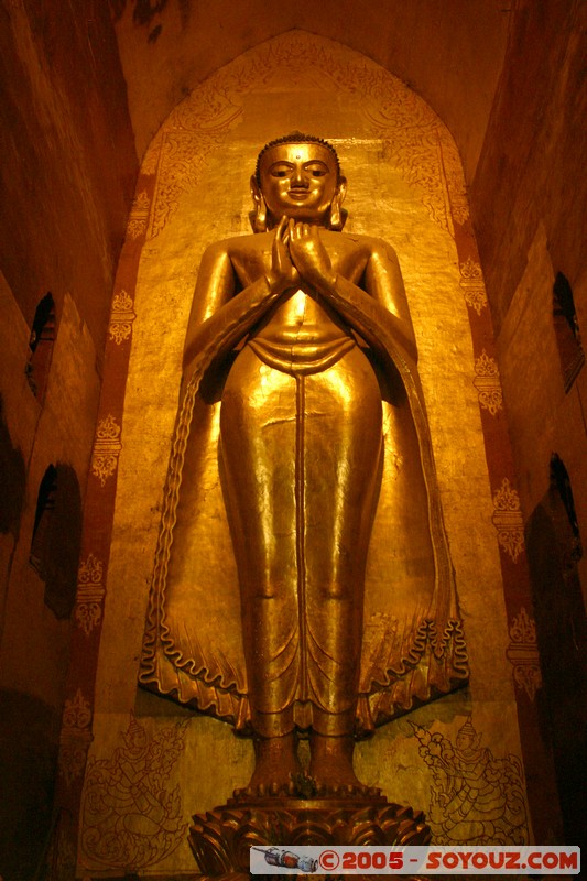 Bagan - Ananda Pahto
Mots-clés: myanmar Burma Birmanie Ruines Pagode Buddha
