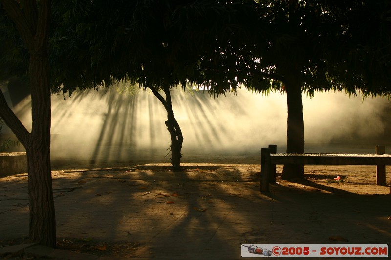 Bagan - Ananda Pahto
Mots-clés: myanmar Burma Birmanie Ruines Pagode Insolite