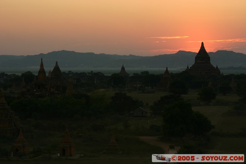 Bagan - Mingala-zedi at sunset
Mots-clés: myanmar Burma Birmanie sunset Ruines Pagode