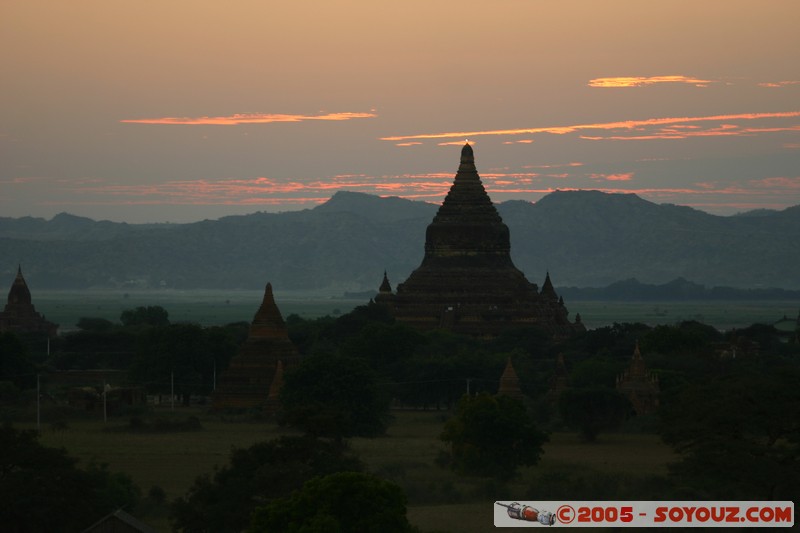 Bagan - Mingala-zedi at sunset
Mots-clés: myanmar Burma Birmanie sunset Ruines Pagode
