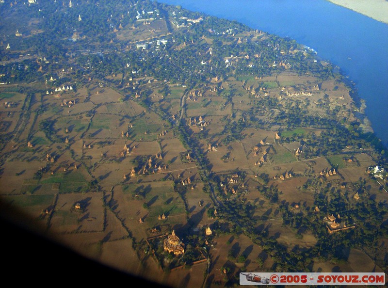 Bagan vue d'avion
Mots-clés: myanmar Burma Birmanie