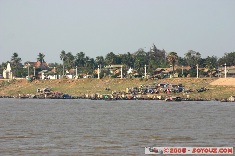 Phnom Penh - Tonle Sap River
