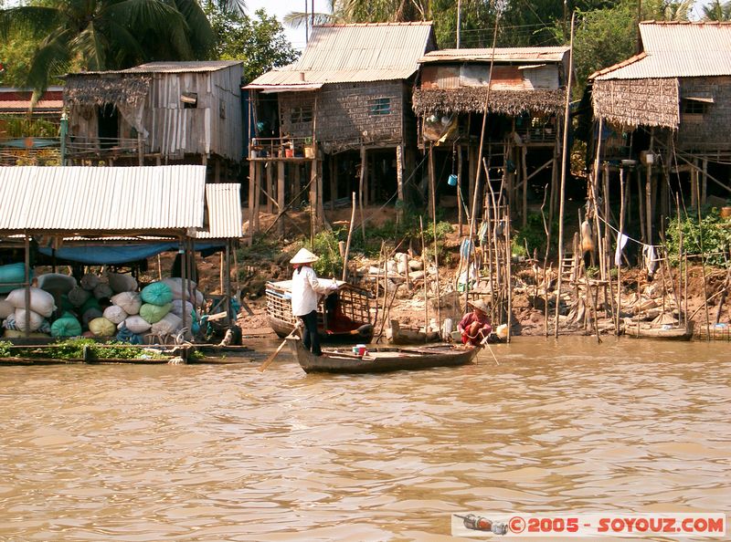 Along Mekong River
Mots-clés: Vietnam Mekong River Riviere bateau