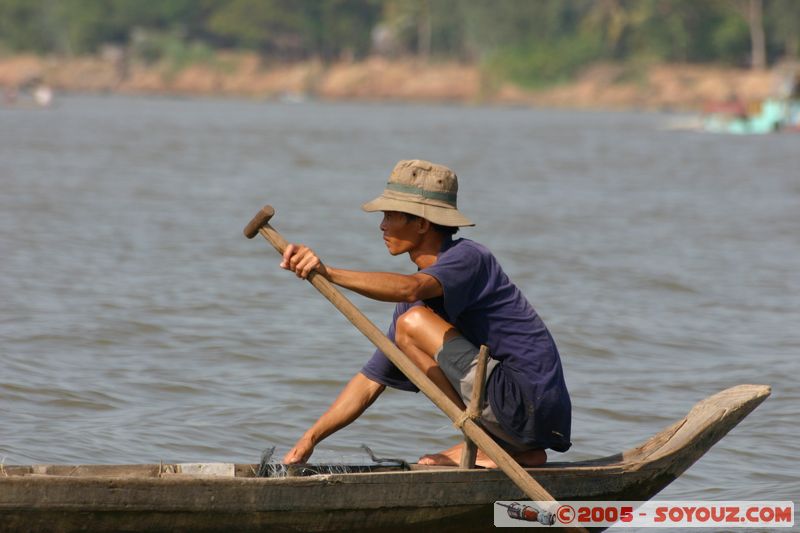 Along Mekong River - Fisherman
Mots-clés: Vietnam Mekong River Riviere bateau personnes