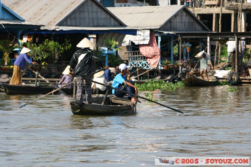 Along Mekong River
Mots-clés: Vietnam Mekong River Riviere bateau personnes