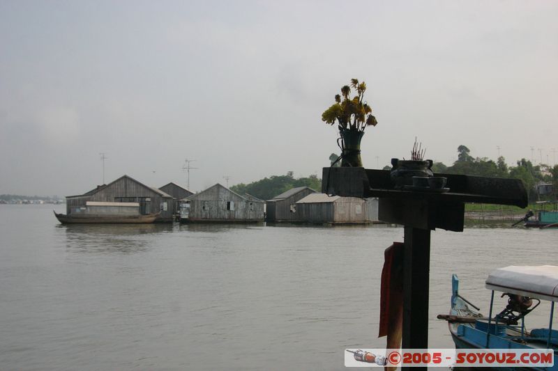 Chau Doc - Fish Farming
Mots-clés: Vietnam Riviere usine