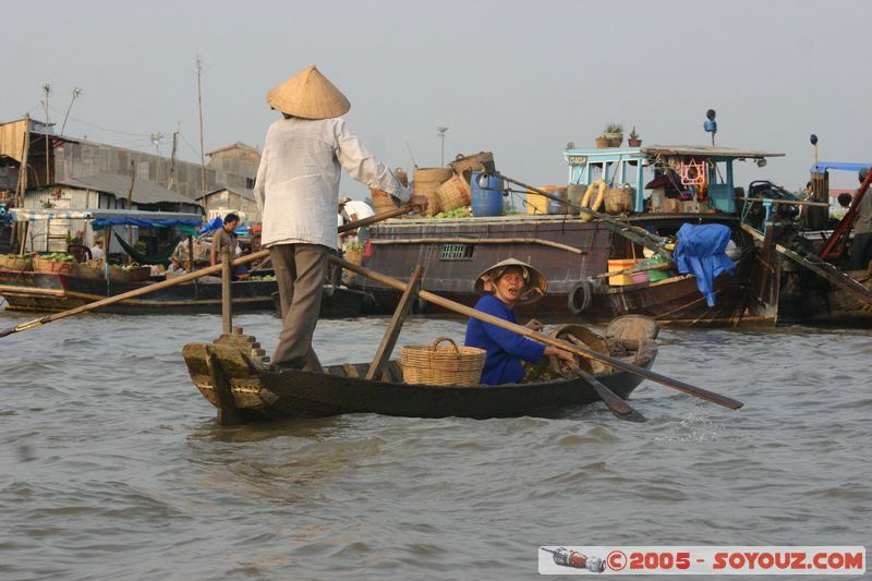 Cai Rang - Floating Market
Mots-clés: Vietnam Riviere personnes bateau Marche floating market