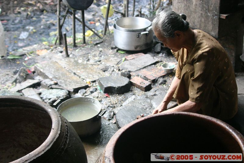 Cai Rang - Rice paper (banh trang) factory
Mots-clés: Vietnam personnes usine