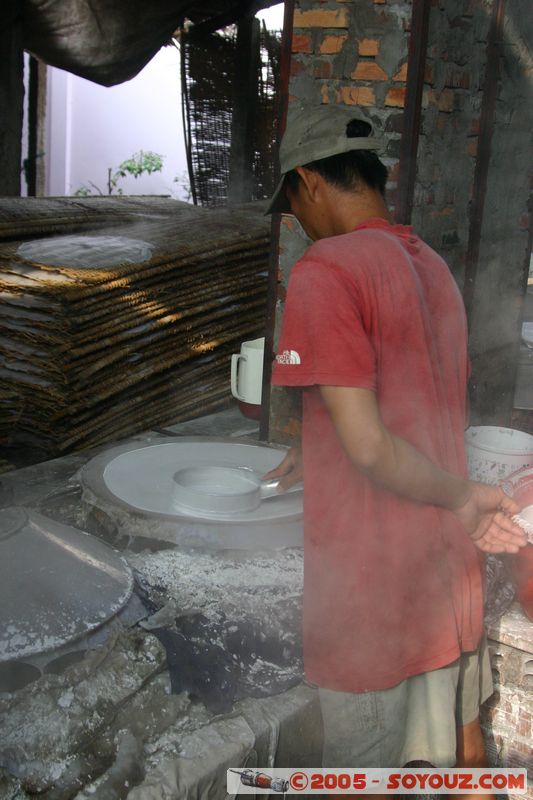 Cai Rang - Rice paper (banh trang) factory
Mots-clés: Vietnam personnes usine