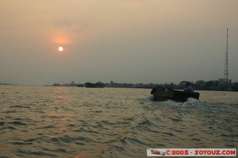 My Tho - Sunset on Mekong River
Mots-clés: Vietnam sunset
