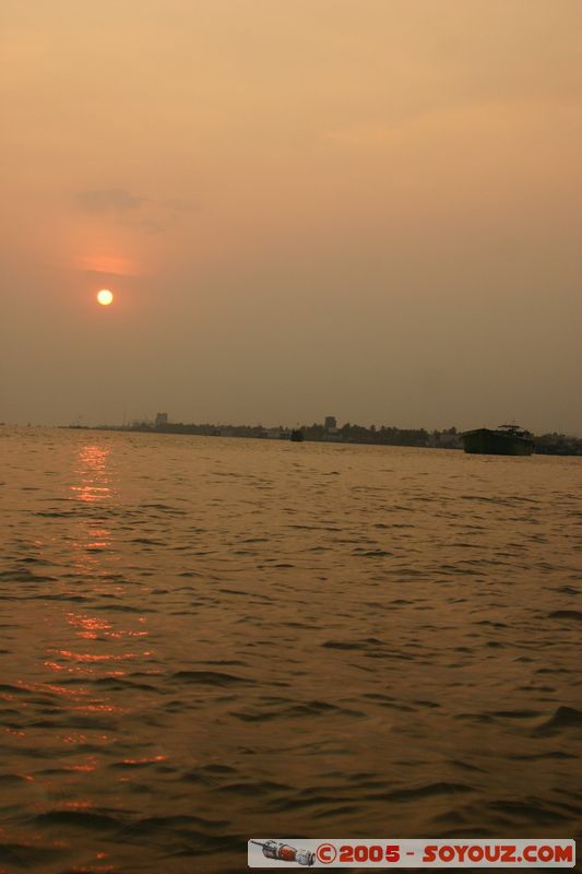 My Tho - Sunset on Mekong River
Mots-clés: Vietnam sunset