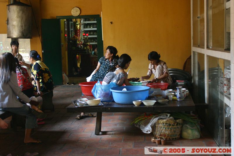 Saigon - Giac Lam Pagoda
Mots-clés: Vietnam HÃ´-Chi-Minh-Ville Ho Chi Minh Boudhiste Pagode personnes