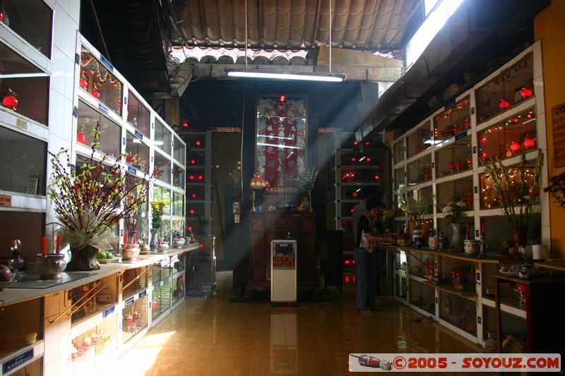 Saigon - Giac Lam Pagoda
Mots-clés: Vietnam HÃ´-Chi-Minh-Ville Ho Chi Minh Boudhiste Pagode cimetiere