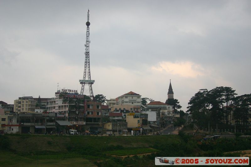 Dalat - Radio antenna shaped as Eiffel Tower
Mots-clés: Vietnam