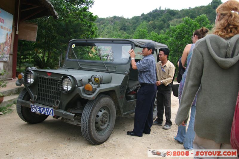 Mi-Son - Jeep
Mots-clés: Vietnam voiture