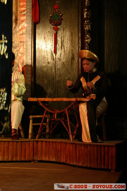 Hoi An - Traditional Music Theatre
Mots-clés: Vietnam Hoi An personnes