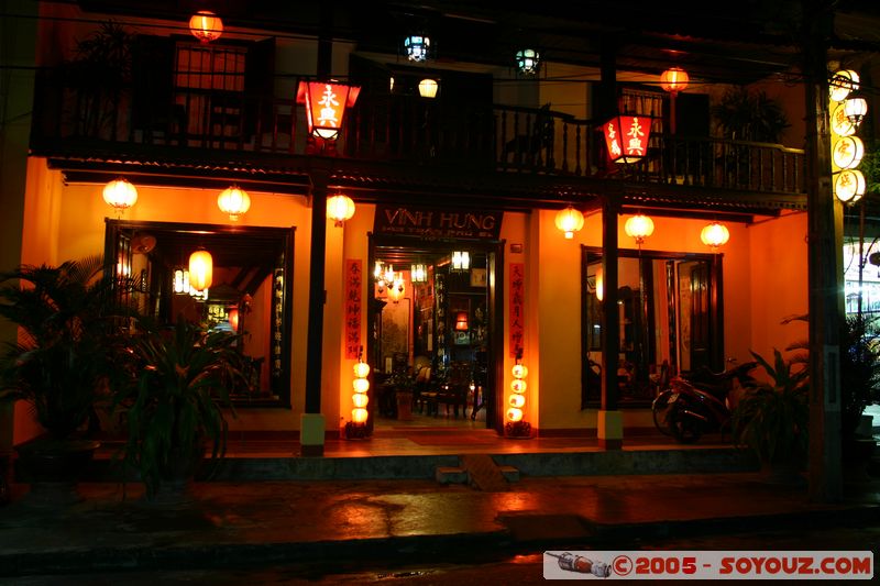 Hoi An by Night - Vinh Hung Hotel
Mots-clés: Vietnam Hoi An patrimoine unesco Nuit