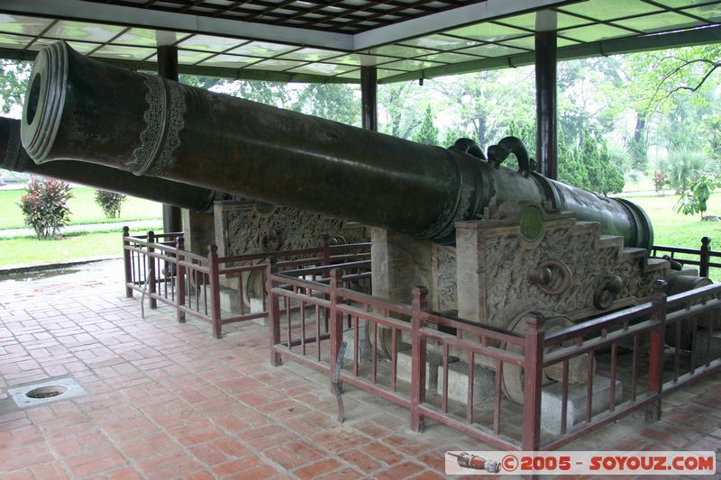 Hue Citadel - Nine Holy Cannons
Mots-clés: Vietnam Armee