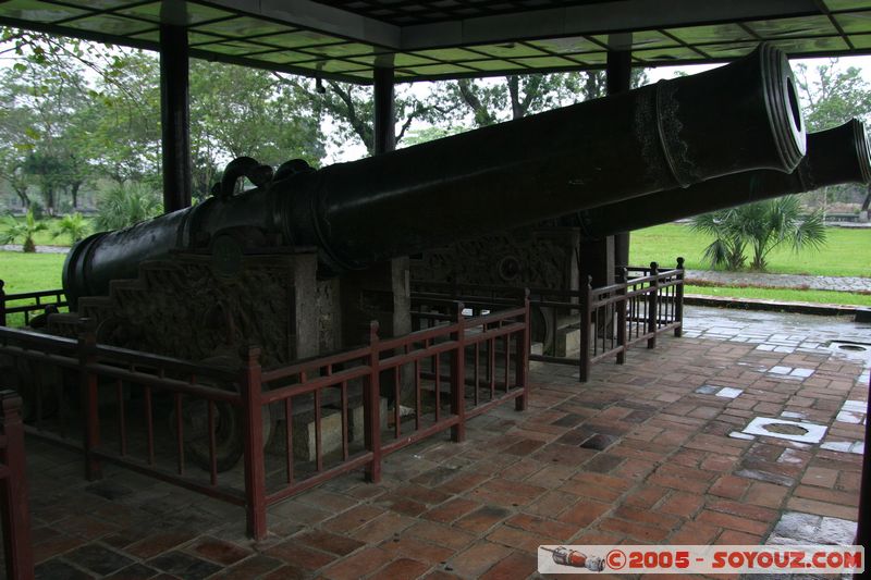 Hue Citadel - Nine Holy Cannons
Mots-clés: Vietnam Armee