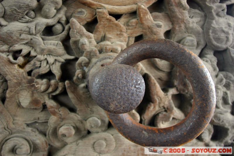 Hue Citadel - Nine Holy Cannons - Details
Mots-clés: Vietnam sculpture