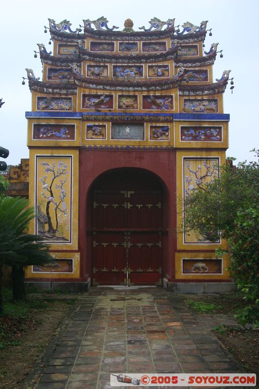 Hue - Imperial City - The To Mieu Temple Gate
Mots-clés: Vietnam Boudhiste