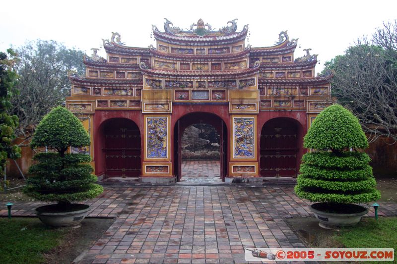 Hue - Imperial City - The To Mieu Temple Gate
Mots-clés: Vietnam Boudhiste