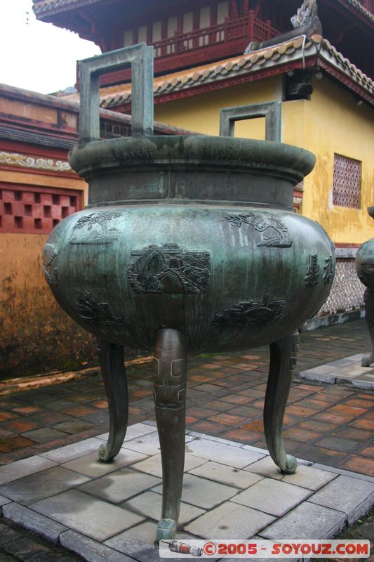 Hue - Imperial City - Nine Dynastic Urns
Mots-clés: Vietnam sculpture