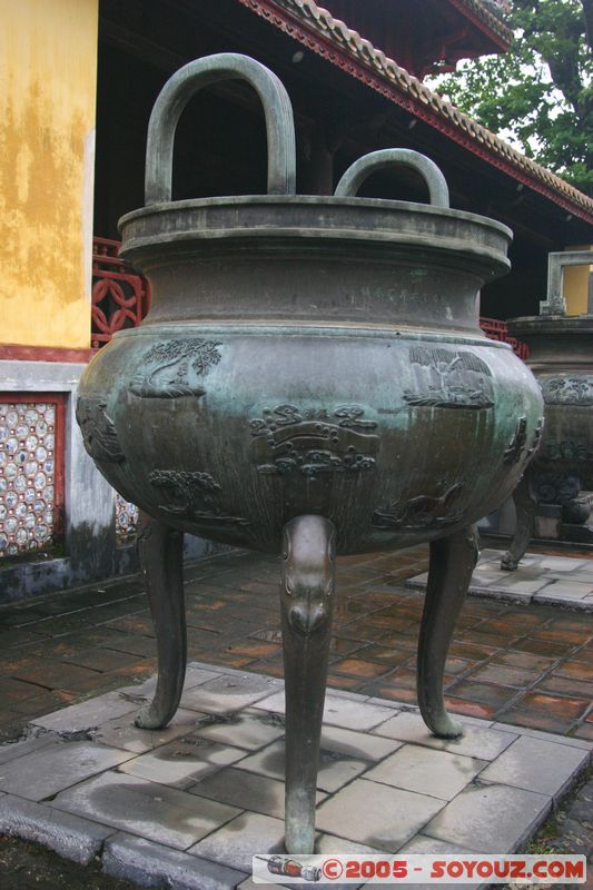 Hue - Imperial City - Nine Dynastic Urns
Mots-clés: Vietnam sculpture