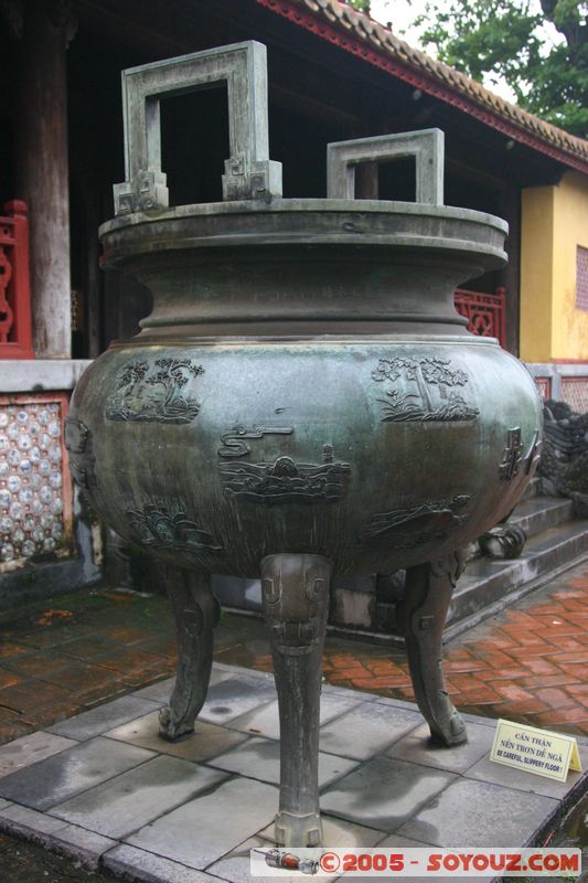 Hue - Imperial City - Nine Dynastic Urns
Mots-clés: Vietnam sculpture