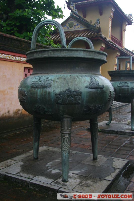 Hue - Imperial City - Nine Dynastic Urns
Mots-clés: Vietnam sculpture
