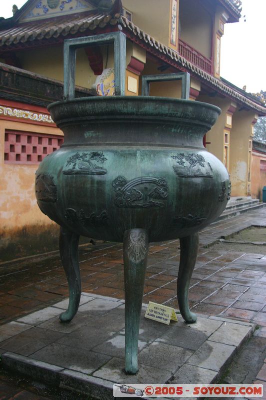 Hue - Imperial City - Nine Dynastic Urns
Mots-clés: Vietnam sculpture