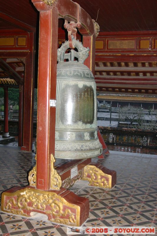 Hue Citadel  - Imperial City - Ngo Mon Gate - Bell
Mots-clés: Vietnam cloche