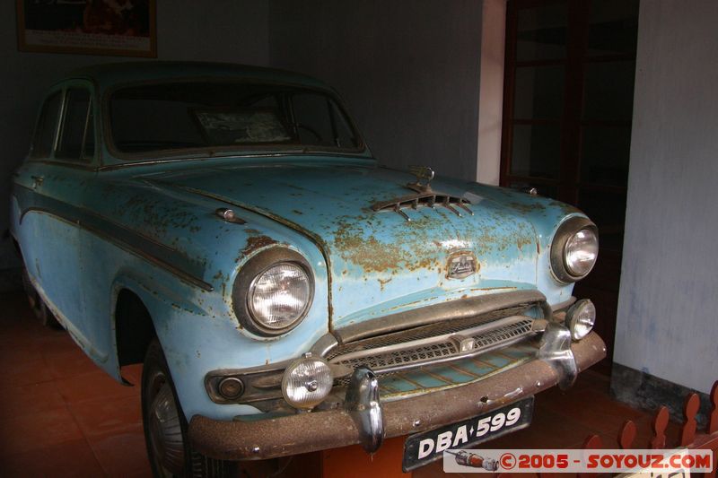 Thien Mu Pagoda - Austin used by by the monk Thich Quang Duc to the site of his 1963 self-immolation
Mots-clés: Vietnam Boudhiste voiture