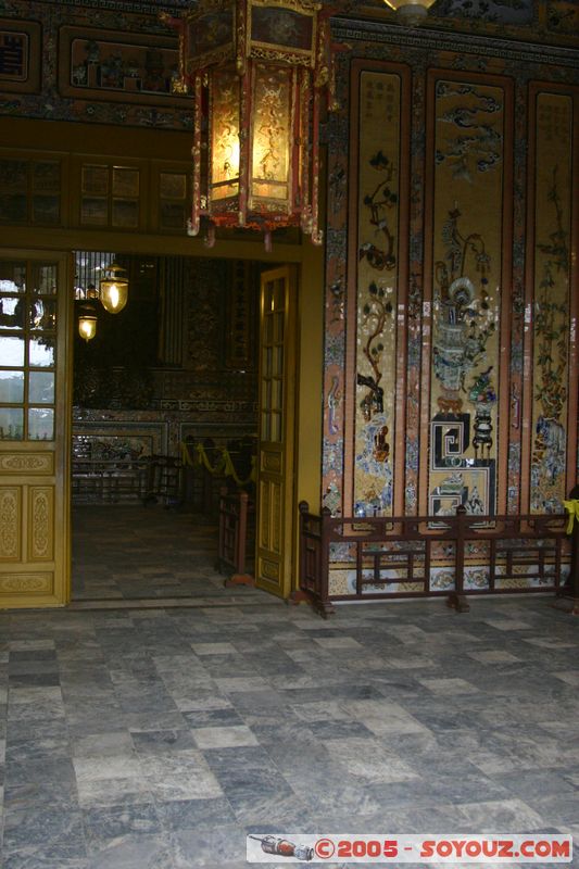 Tomb of Khai Dinh
Mots-clés: Vietnam cimetiere