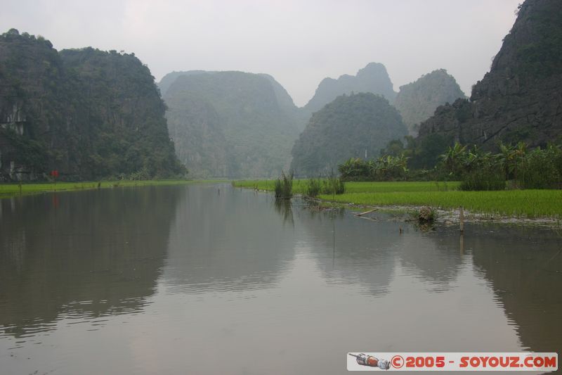 Ninh Binh - Tam Coc
Mots-clés: Vietnam Riviere