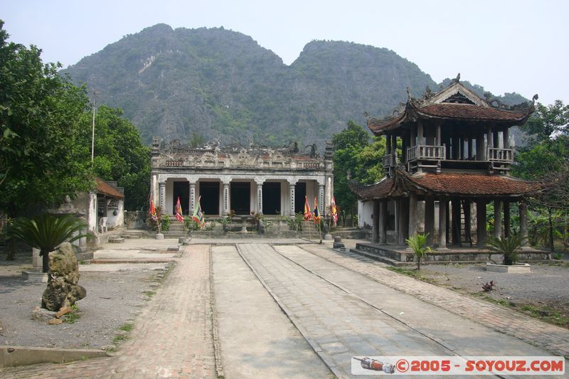Ninh Binh - Hoa Lu - Ancient Citadel
Mots-clés: Vietnam Boudhiste