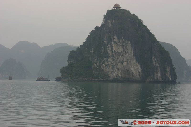 Halong Bay - Dao Ti Top (Titov Island)
Mots-clés: Vietnam patrimoine unesco mer brume