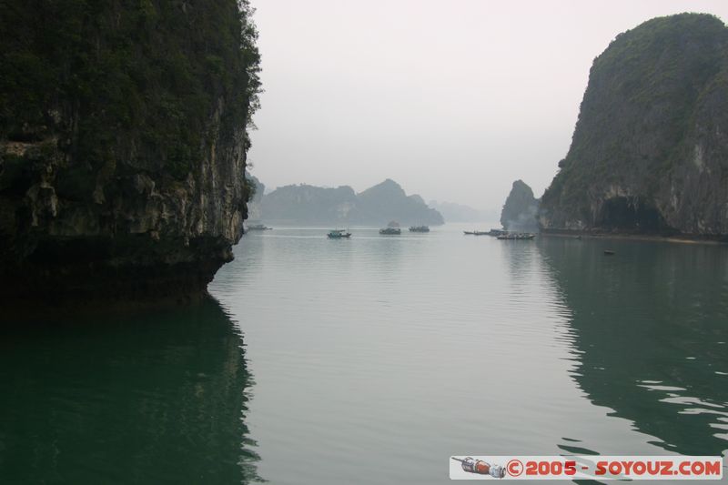 Halong Bay
Mots-clés: Vietnam patrimoine unesco mer brume