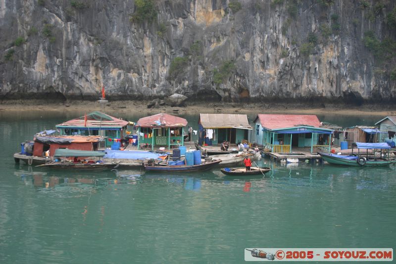 Halong Bay
Mots-clés: Vietnam patrimoine unesco mer brume