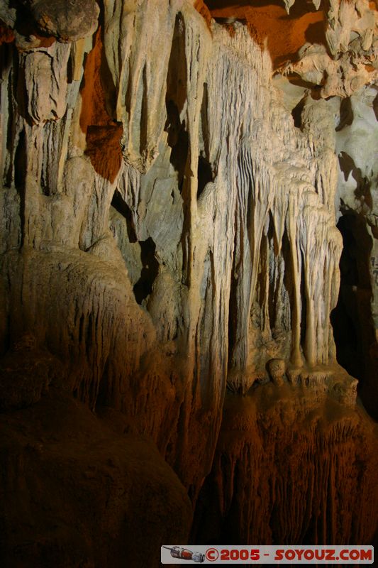 Halong Bay - Sung Sot Caves (Grotte des Surprises)
Mots-clés: Vietnam patrimoine unesco grotte