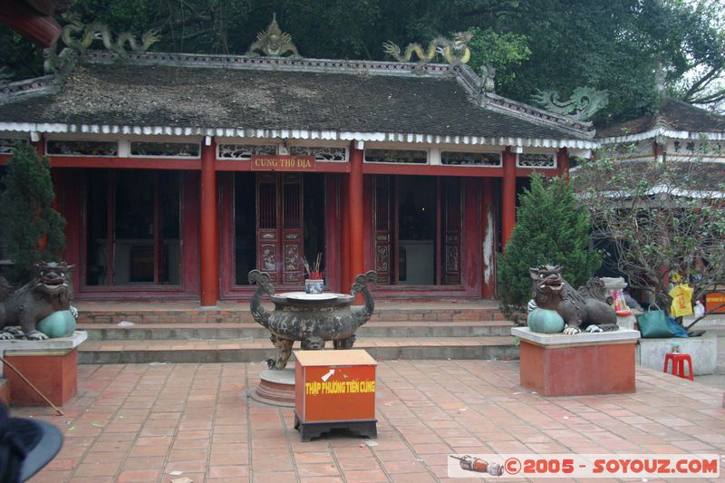 Chua Huong - Den Trinh
Mots-clés: Vietnam Boudhiste