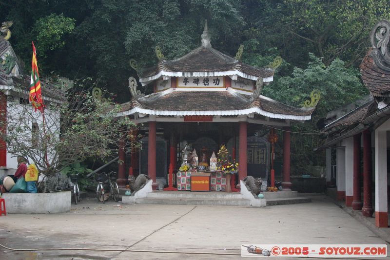 Chua Huong - Den Trinh
Mots-clés: Vietnam Boudhiste