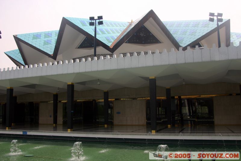 Masjid Negara
mosquée nationale - national mosque
Mots-clés: Central Market Dataran Merdeka Federal Territory Kuala Lumpur Malaysia Masjid Negara Menara Petronas Twin Towers Twin Towers