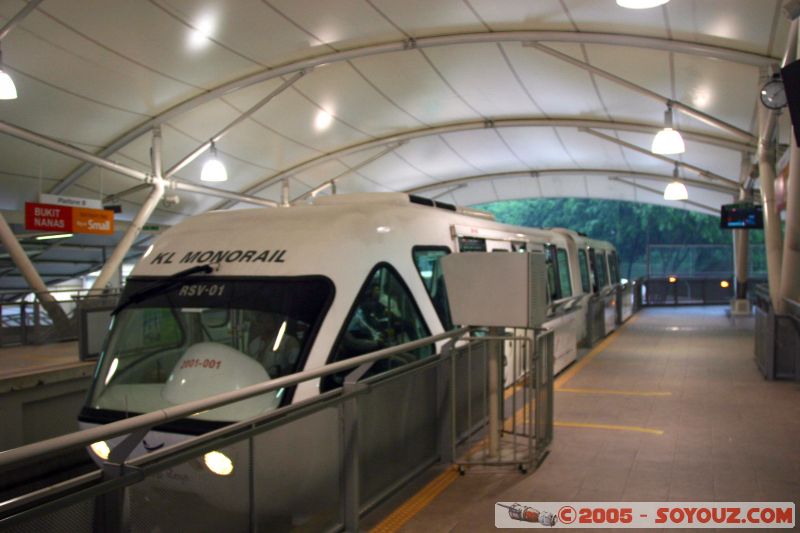 KL Monorail station
Mots-clés: Central Market Dataran Merdeka Federal Territory Kuala Lumpur Malaysia Masjid Negara Menara Petronas Twin Towers Twin Towers