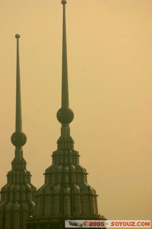 Petronas Towers
Mots-clés: Central Market Dataran Merdeka Federal Territory Kuala Lumpur Malaysia Masjid Negara Menara Petronas Twin Towers Twin Towers